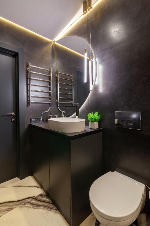 Royal Romantic Apartment With Bathtub Lvov Exteriér fotografie